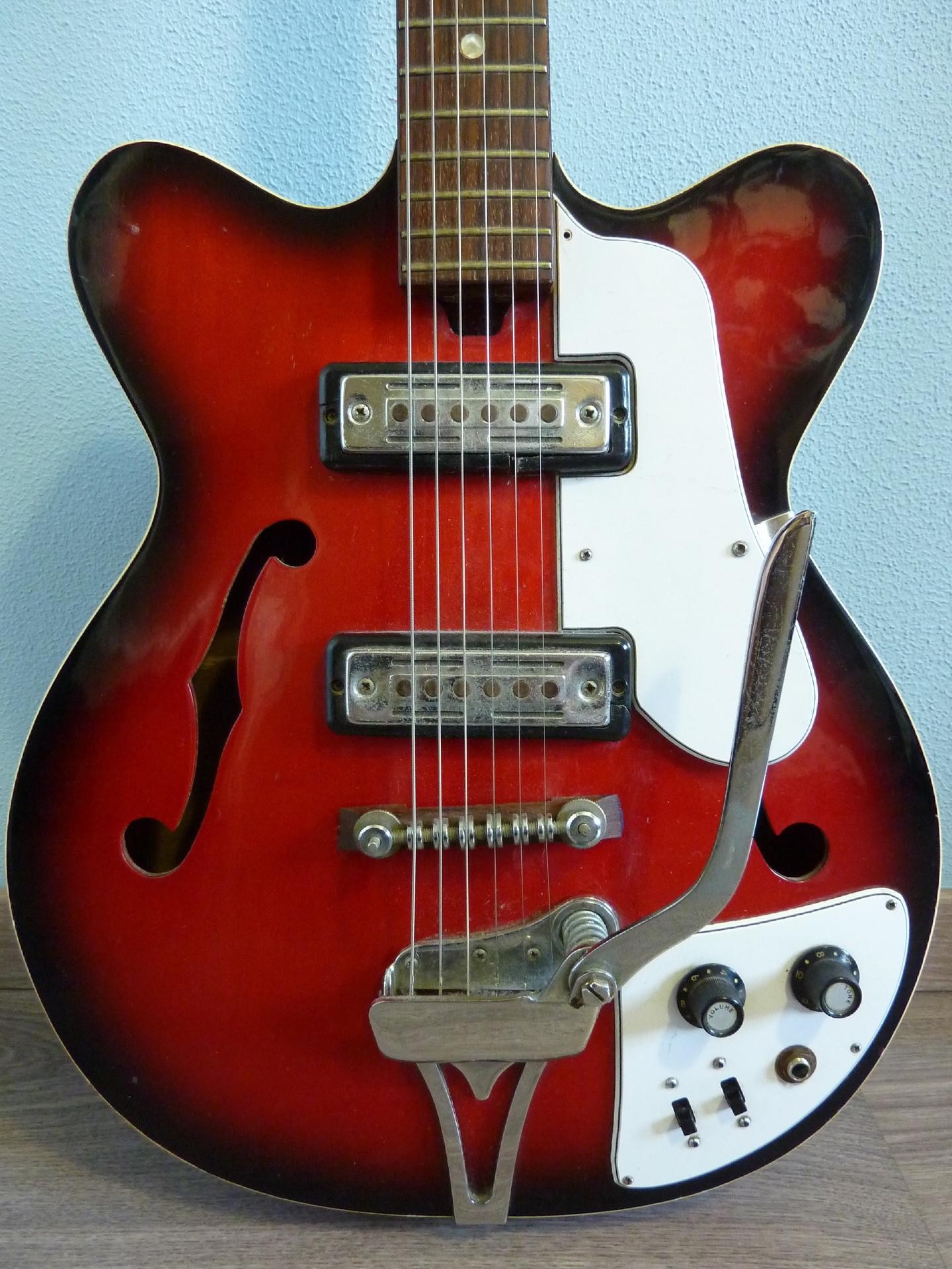 Teisco electric guitar Buy vintage Teisco guitar at Hender Amps