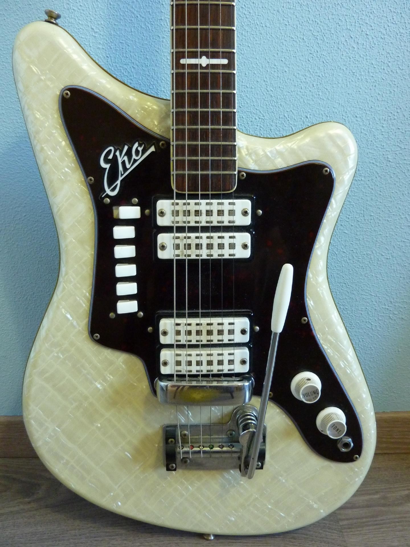 EKO electric guitar - Buy vintage EKO guitar at Hender Amps vintage ...
