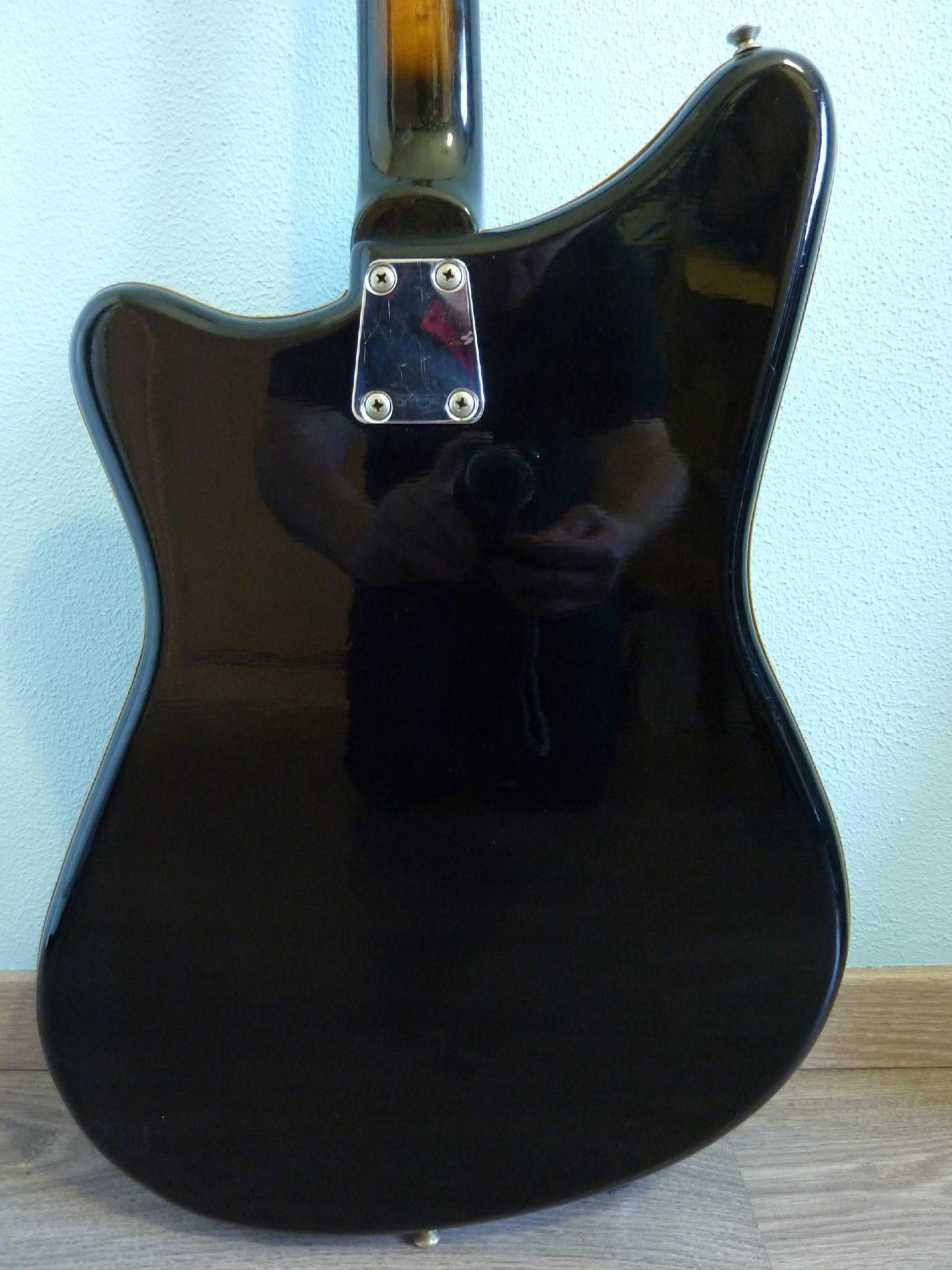 EKO electric guitar Buy vintage EKO guitar at Hender Amps vintage